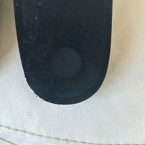 Men’s Gucci slides size 7 or fit women’s 9-10 - Picture 6 of 7